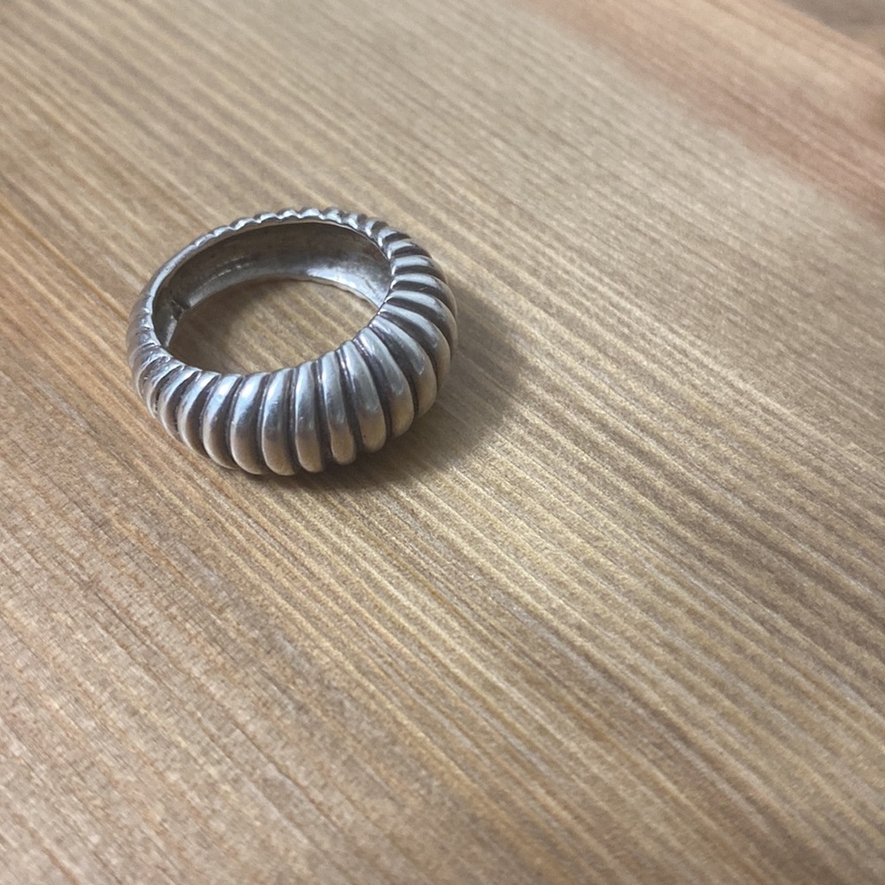 Sterling Silver size 7 ring - Picture 2 of 3